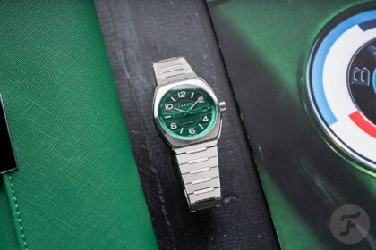 going hands on with the brand new farer integra viridis with a malachite dial 689dde67befae