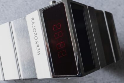watch review nepro neprosolar 1976 revival with solar powered led display 68aab921eb1de
