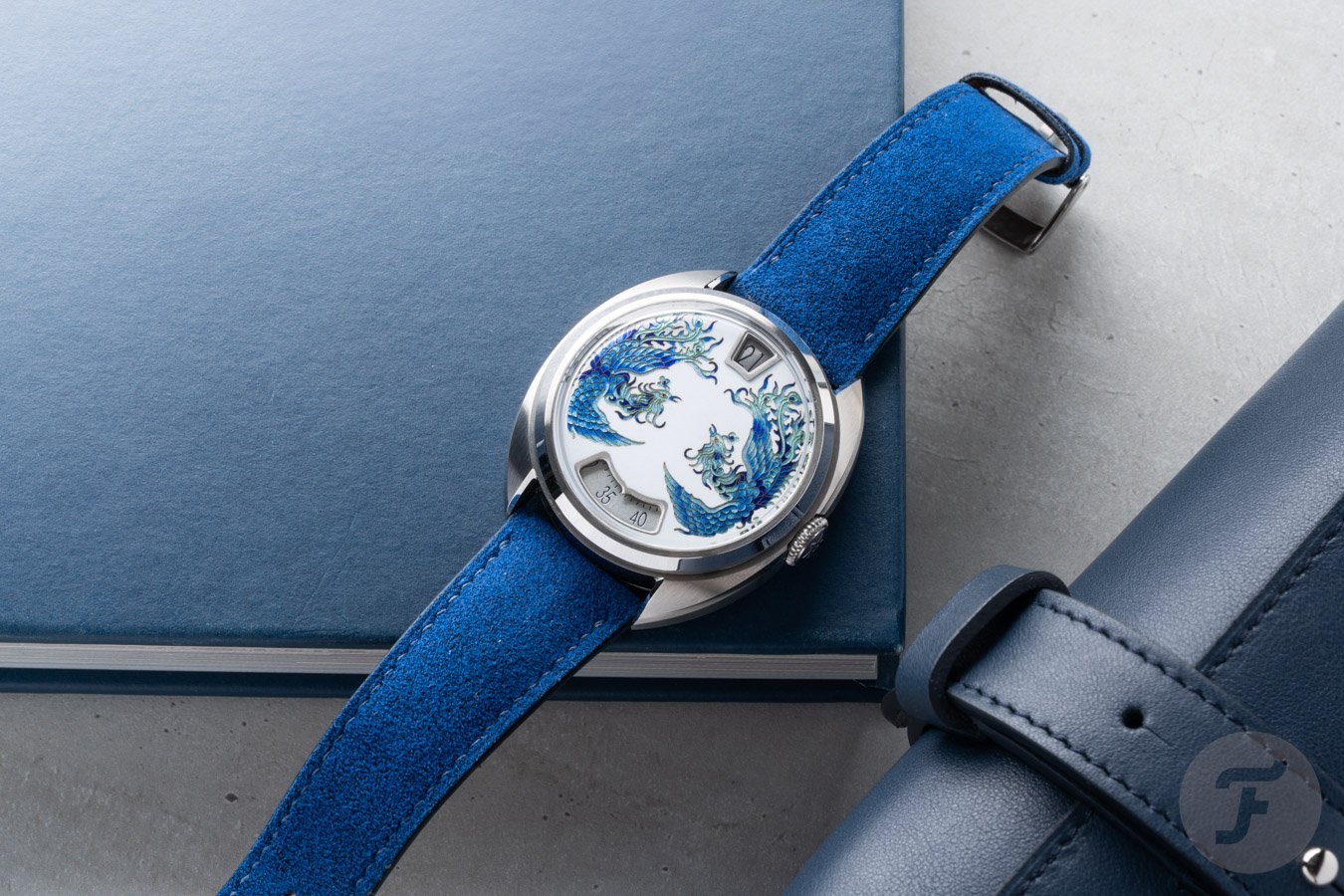 hands on with the celadon haute horlogerie century cloisonne jump hour double