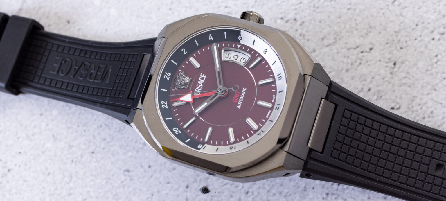 watch review versace v contempo gmt 68d8dddb7a3cb