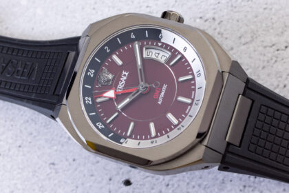 watch review versace v contempo gmt 68d8dddb7a3cb