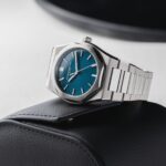 hands on the new steel girard perregaux laureato fifty 6a21314226c34